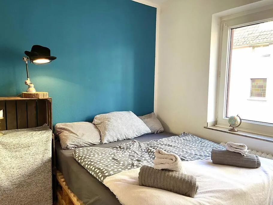 - Chilliges Zimmer In Dusseldorf Mit Balkon & Kuche; Big Tv And Bed - アパート