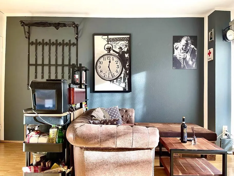アパート - Chilliges Zimmer In Dusseldorf Mit Balkon & Kuche; Big Tv And Bed - ドイツ