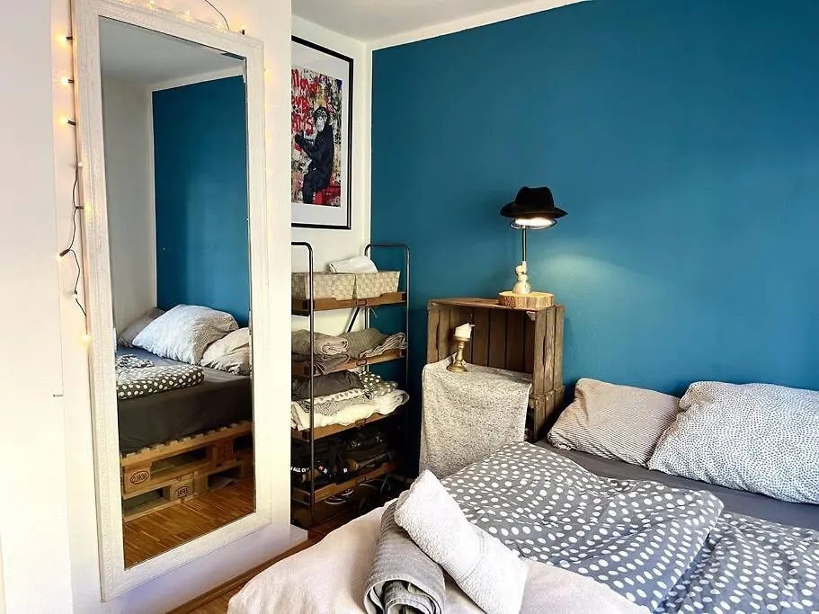 アパート - Chilliges Zimmer In Dusseldorf Mit Balkon & Kuche; Big Tv And Bed -